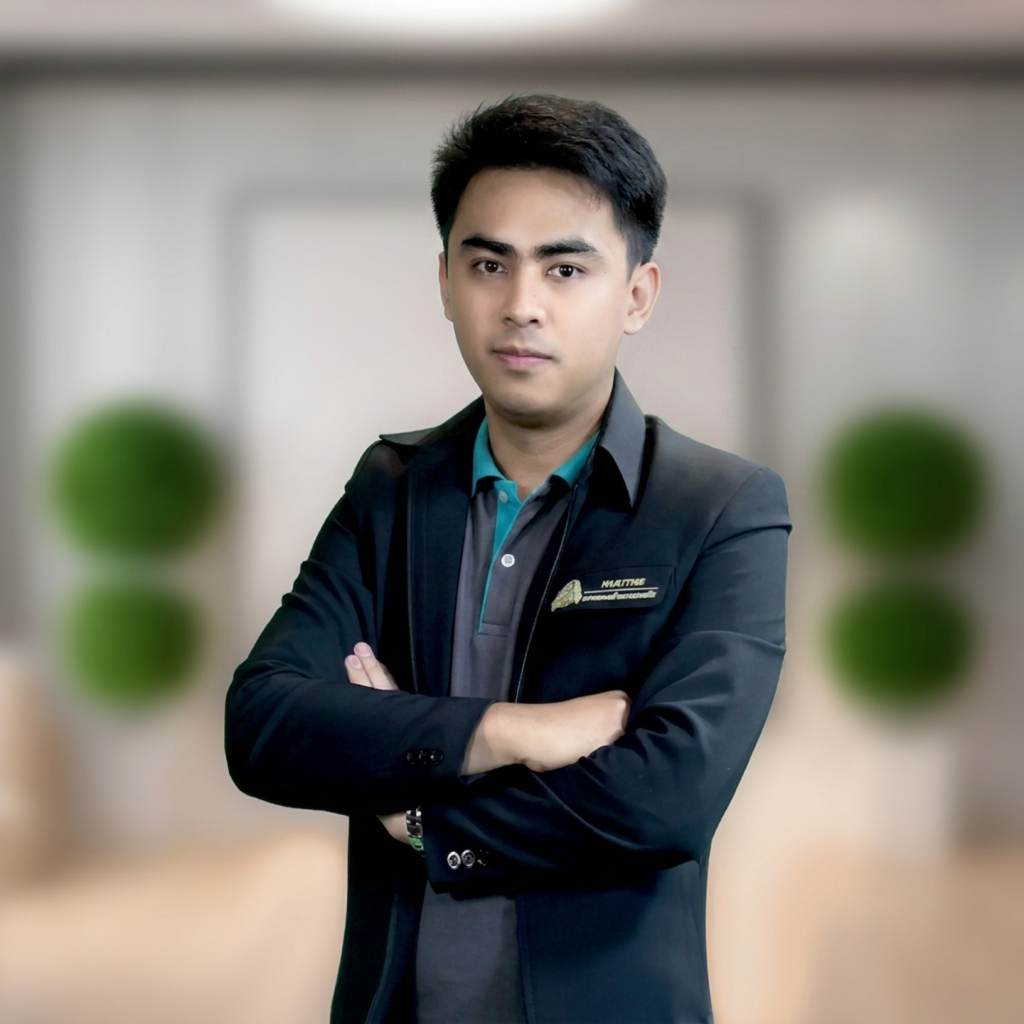 นายพีรพล ปานไม้