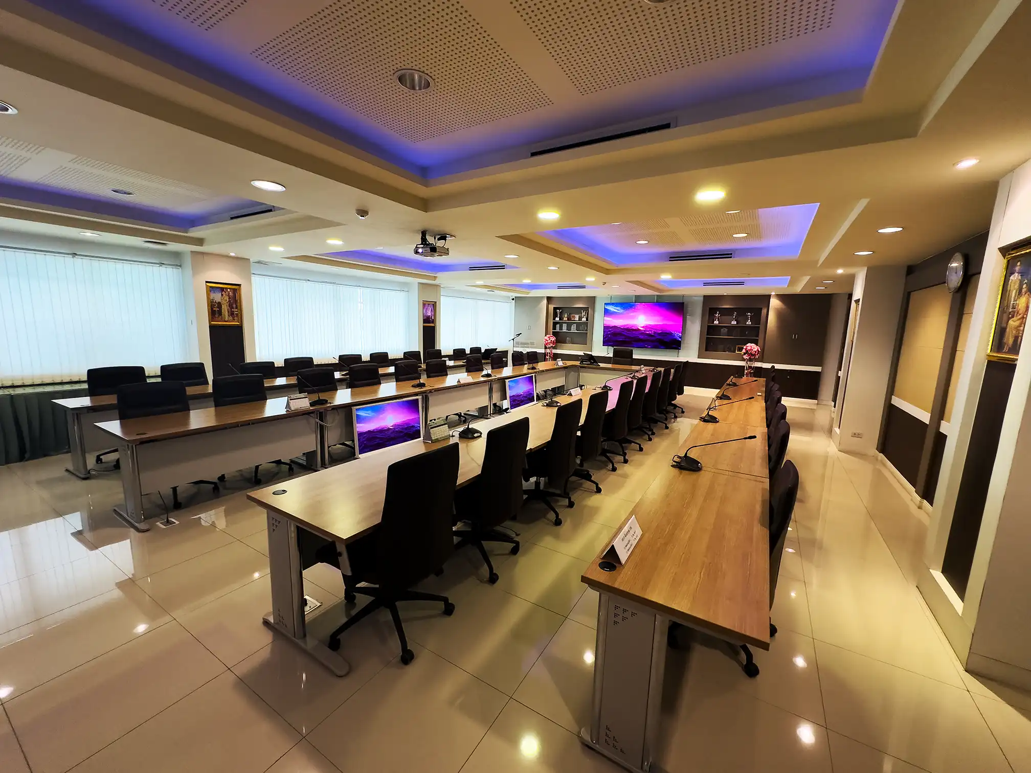 ห้องประชุม 208