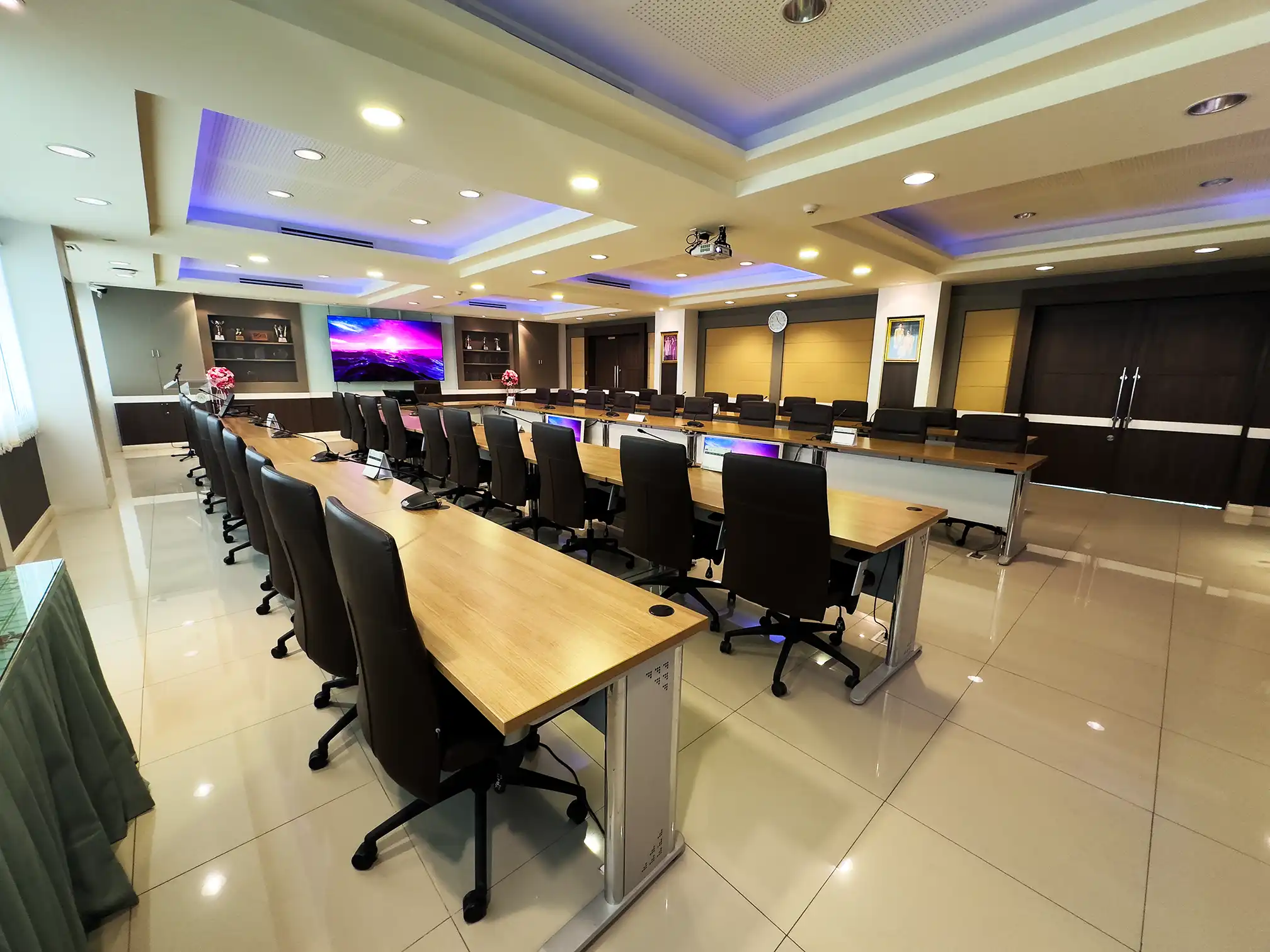 ห้องประชุม 208