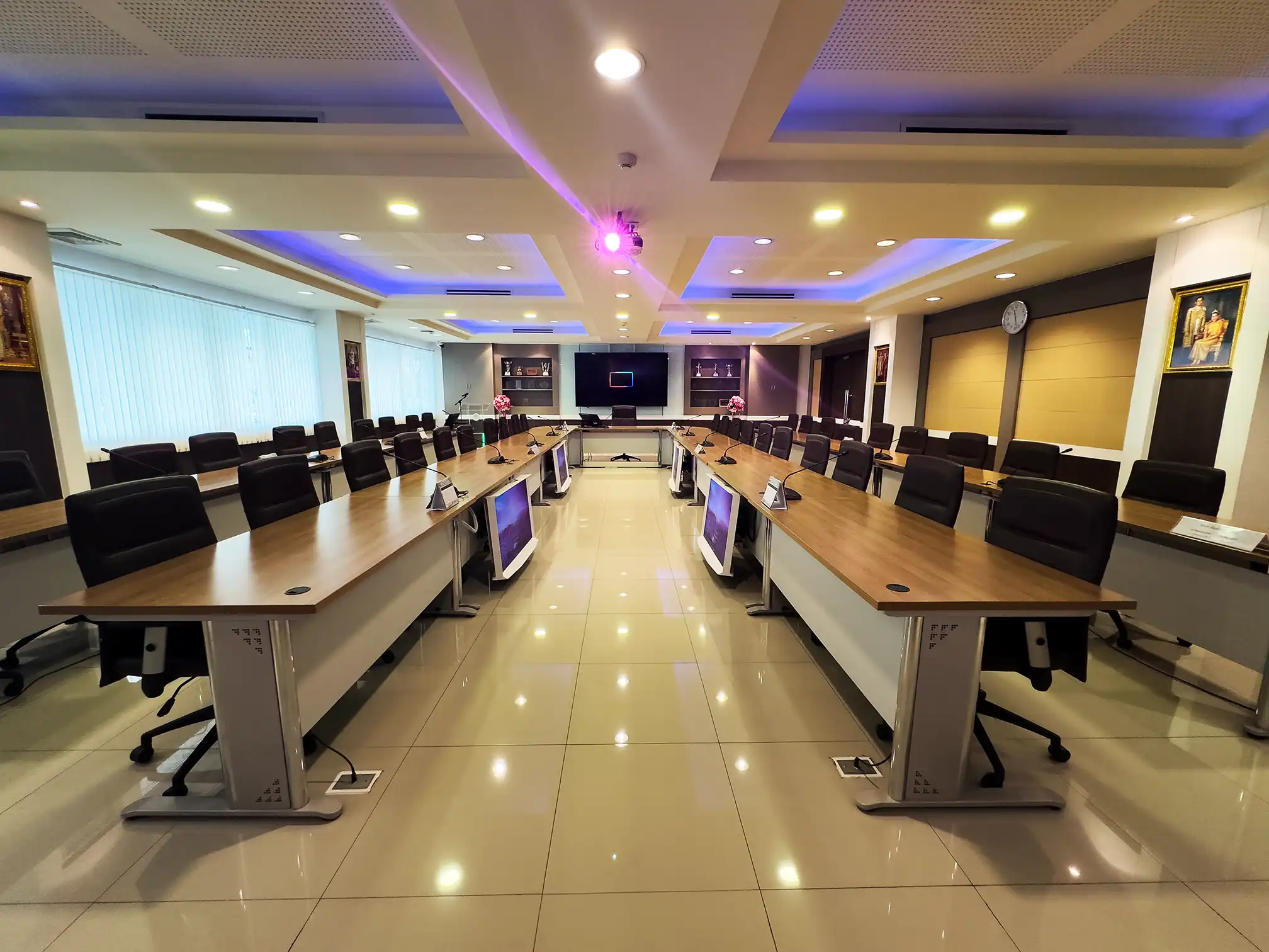 ห้องประชุม 208